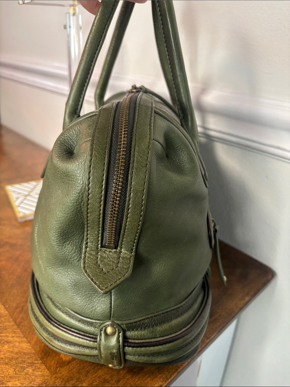 π₯Cole Haan Vintage green leather satchel with a structured, top handle design - Picture 13 of 16